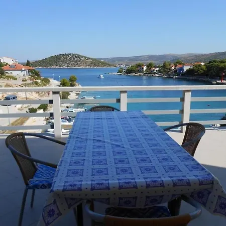 Apartment In With Sea View, Terrace, Air Conditioning, Wifi 5150-1