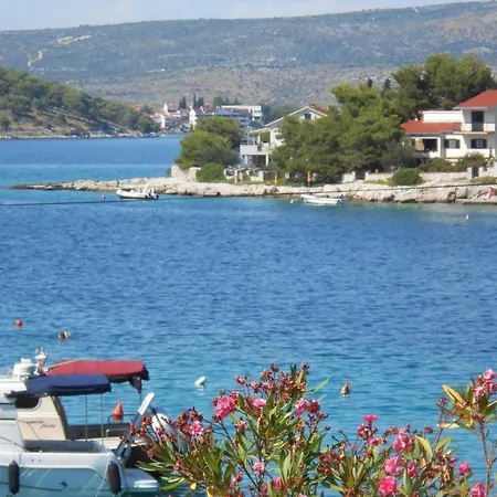 In With Sea View, Terrace, Air Conditioning, Wifi 5150-1 * Ražanj