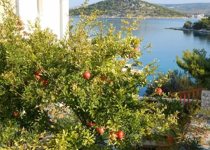 In With Sea View, Terrace, Air Conditioning, Wifi 5150-1 Appartement Ražanj