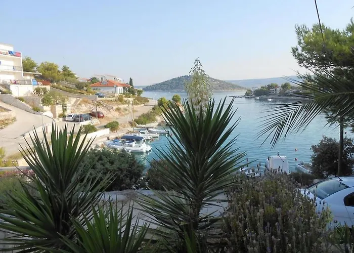 In With Sea View, Terrace, Air Conditioning, Wifi 5150-1 Appartement Ražanj