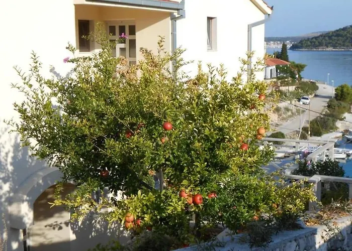 In With Sea View, Terrace, Air Conditioning, Wifi 5150-1 * Ražanj