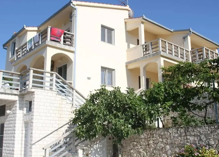 Apartment In With Sea View, Terrace, Air Conditioning, Wifi 5150-1 *